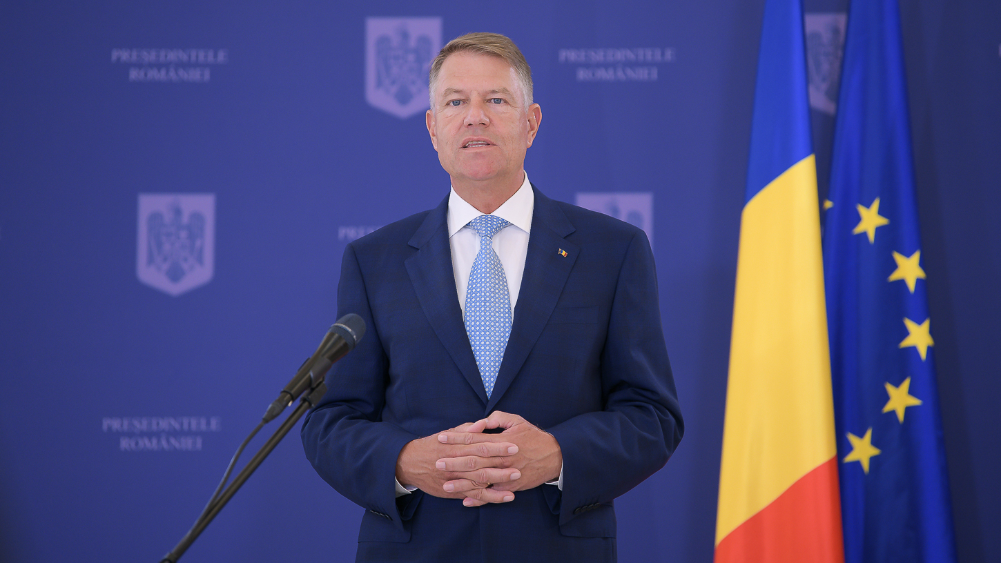 Klaus Iohannis: „Moţiunea de cenzură este neavenită”/ „Şcoala trebuie totuşi să înceapă, pentru că e inadmisibil să avem o generaţie pierdută”