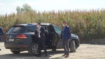 Aflat în vizită la Timişoara, lui Ludovic Orban i s-a cerut demisia la portavoce