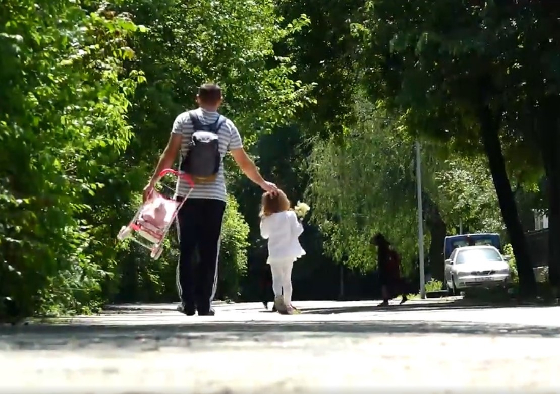 Mamele, mai stresate decât tații în pandemie. Explicația psihologului