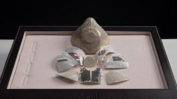 VIDEO. Opulență, la un alt nivel. Uite cum arată masca de protecție de 1,5 milioane de dolari