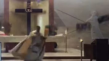 Momentul în care un preot din Beirut o ia la goană când cad bucăți din tavanul bisericii