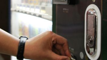 Te-ai săturat să îţi vină comanda de mâncare rece la birou? Ştefan a rezolvat această problemă