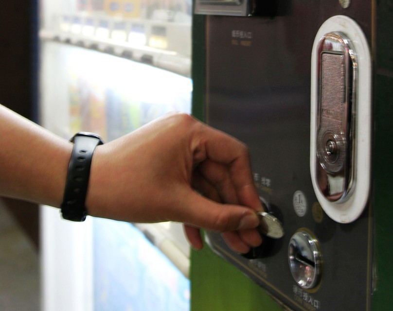 Te-ai săturat să îţi vină comanda de mâncare rece la birou? Ştefan a rezolvat această problemă