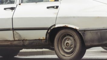 Dacia împlinește azi 52 de ani. Primul model a fost asamblat în 1968