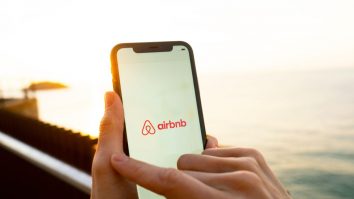 Airbnb interzice petrecerile, de teamă că party-urile se mută din cluburile închise în locaţiile platformei