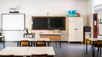 Italia se pregătește de redeschiderea școlilor cu... ferăstrăul