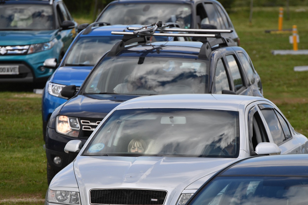 Poți scăpa de un drum în plus. Mai nou, dealerul îți poate înmatricula mașina