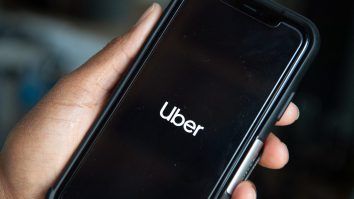 O instanță din California a decis ca șoferii Uber să fie declarați angajați, nu colaboratori
