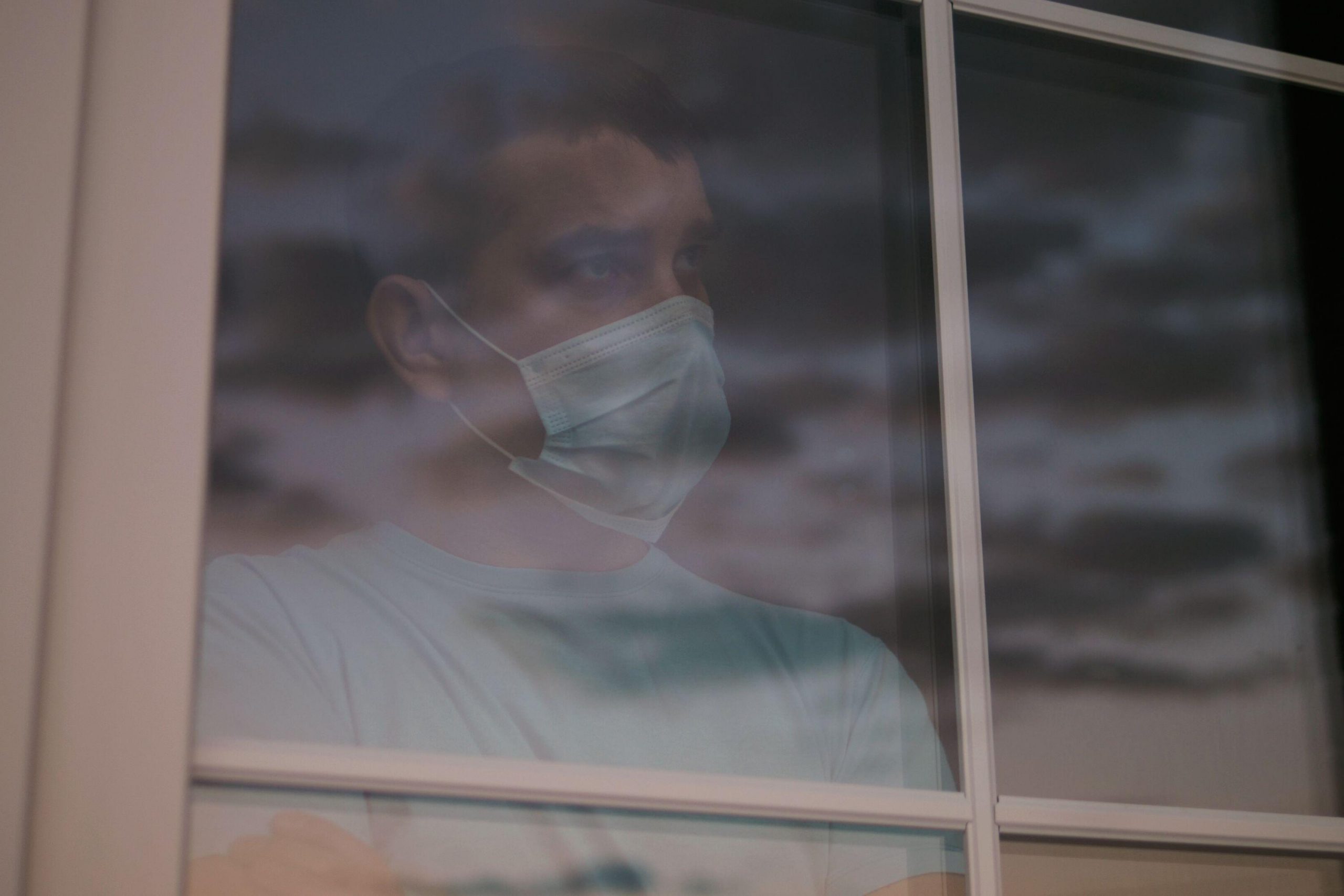 Studiu: În iunie, un sfert dintre tinerii adulţi americani s-au gândit la sinucidere din cauza COVID-19