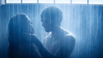 Extra protecție pentru actori. Regizorii, încurajați să elimine scenele de sex pentru a-i proteja de Covid-19