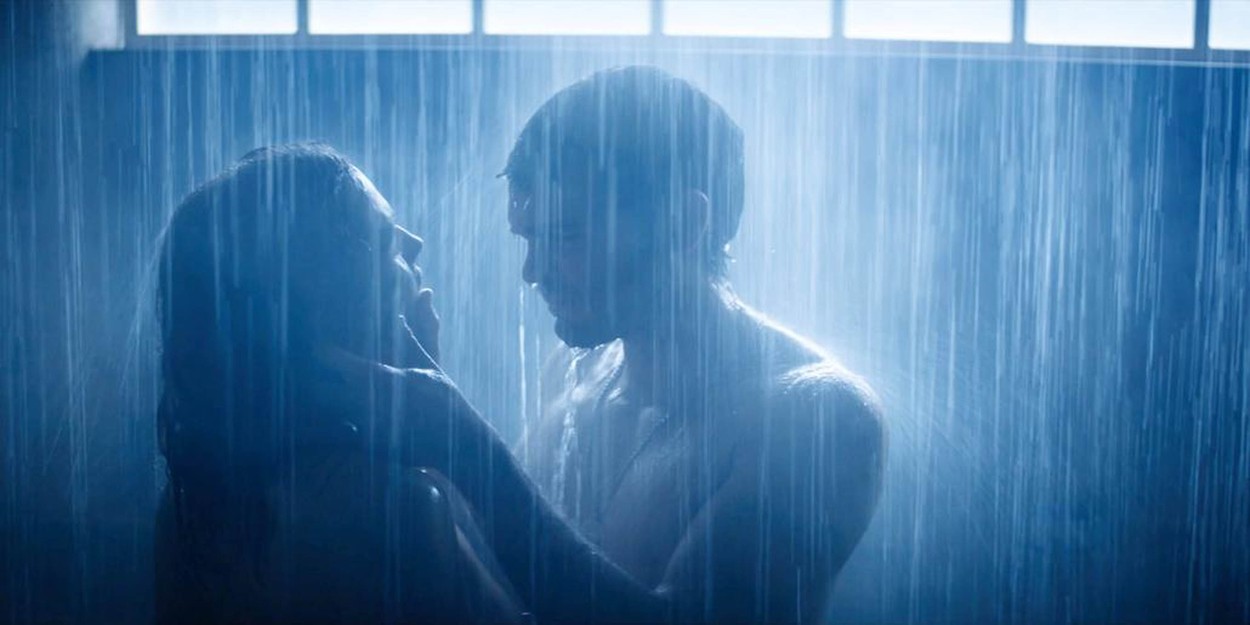 Extra protecție pentru actori. Regizorii, încurajați să elimine scenele de sex pentru a-i proteja de Covid-19