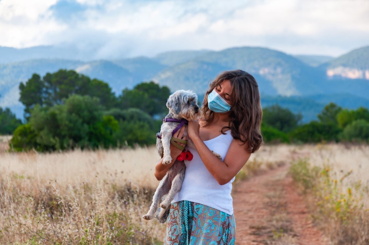 Câinele tău ar putea lua Covid-19 de la tine? Specialiştii români dau replică unui studiu făcut de cercetători italieni