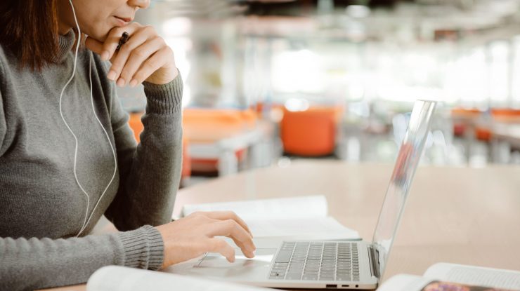 Dacă nu te întorci la birou, dar nici nu mai vrei acasă, uite alternativa: spaţiile de co-working