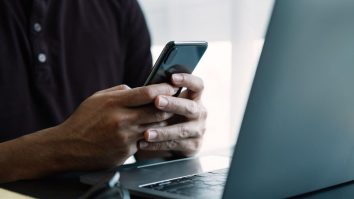 Cine te spionează? Boxa smart care te înregistrează fără să vrei