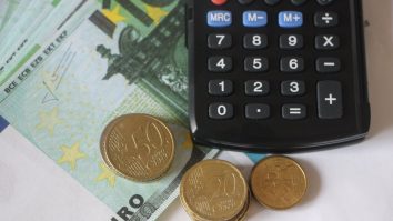 Vei putea cumpăra din nou titluri de stat. Finanţele lansează luni o nouă emisiune