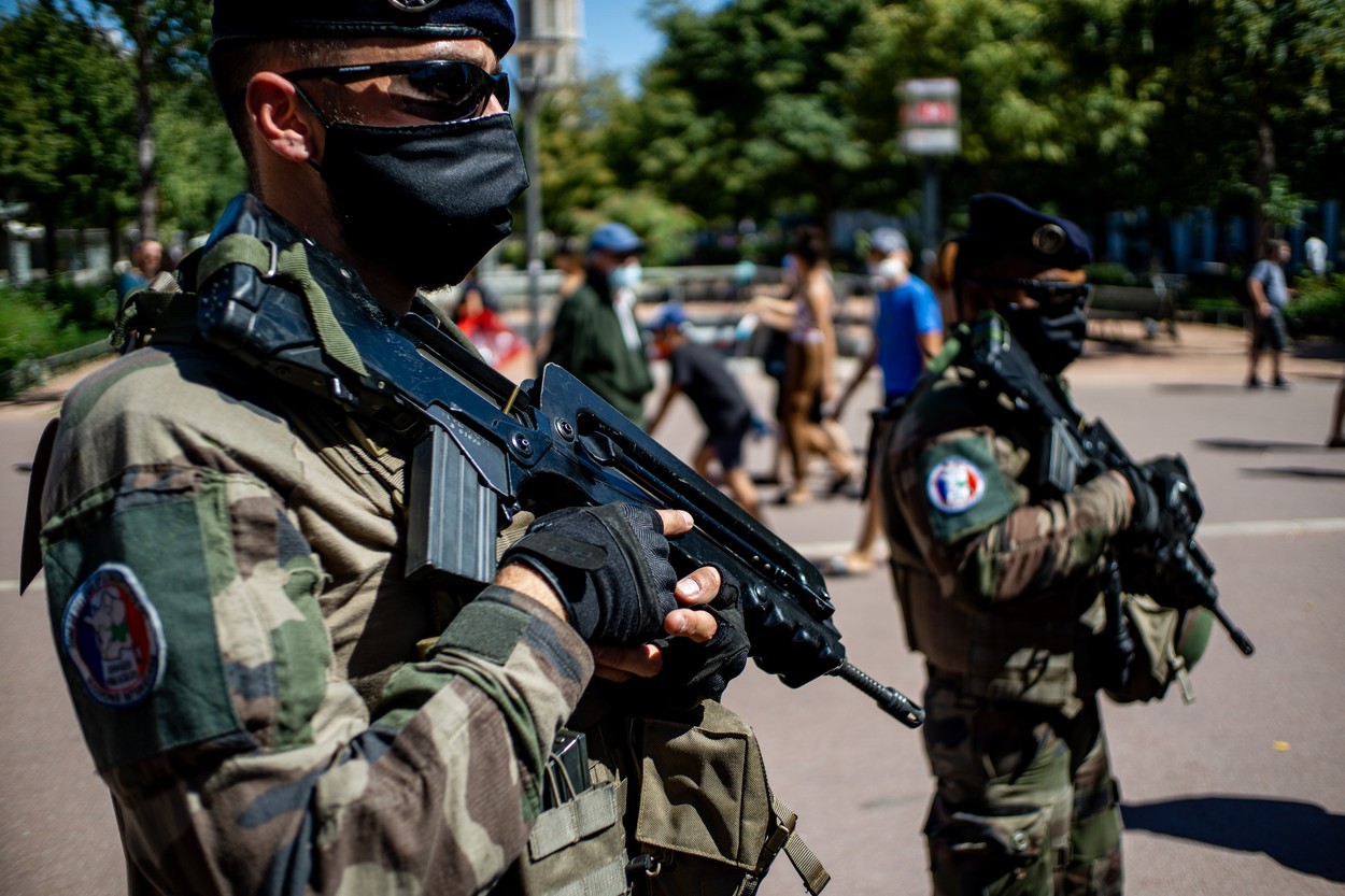 Luarea de ostatici din nord-vestul Franţei s-a încheiat / Agresorul a fost reţinut