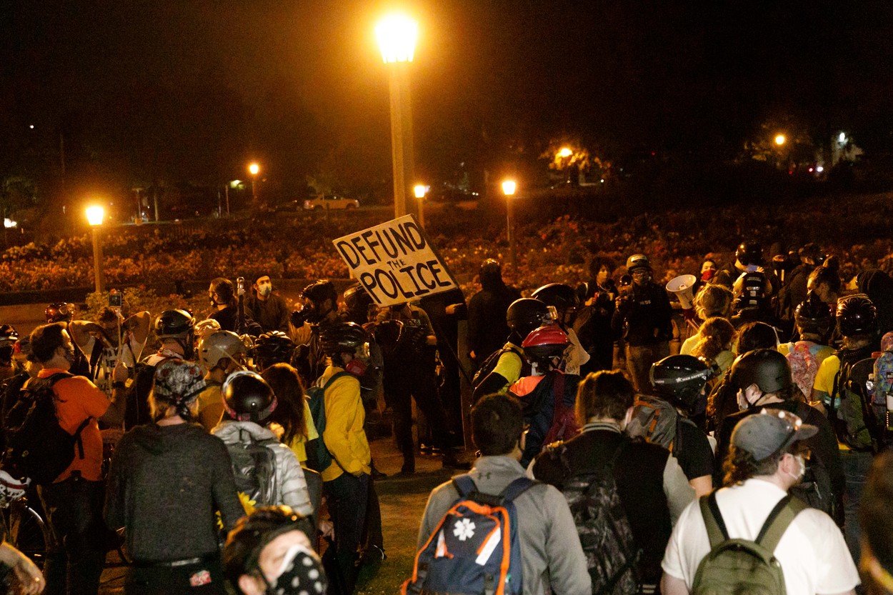 Revoltă în Portland. Proteste din ce în ce mai violente
