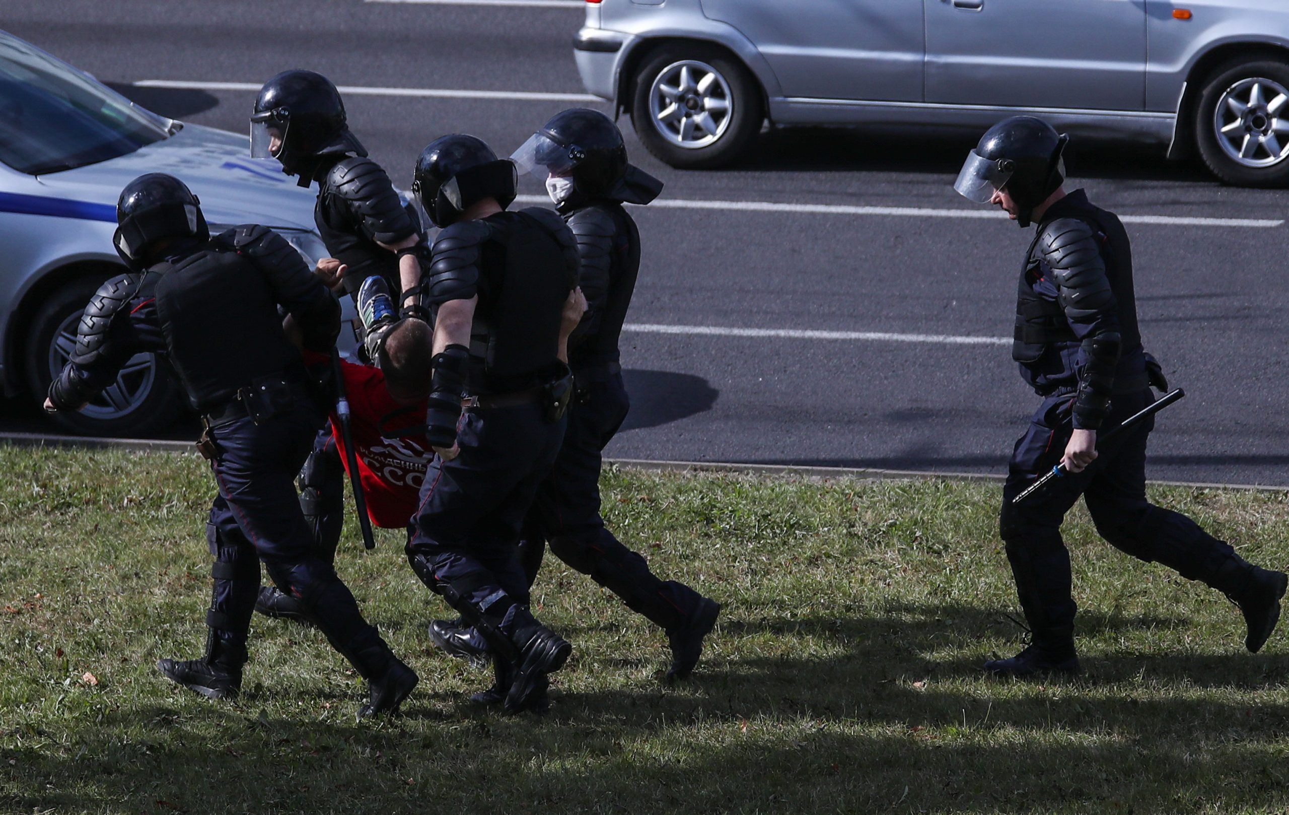 UE ameninţă Belarusul cu sancţiuni, după scrutinul marcat de nereguli şi reprimarea protestelor