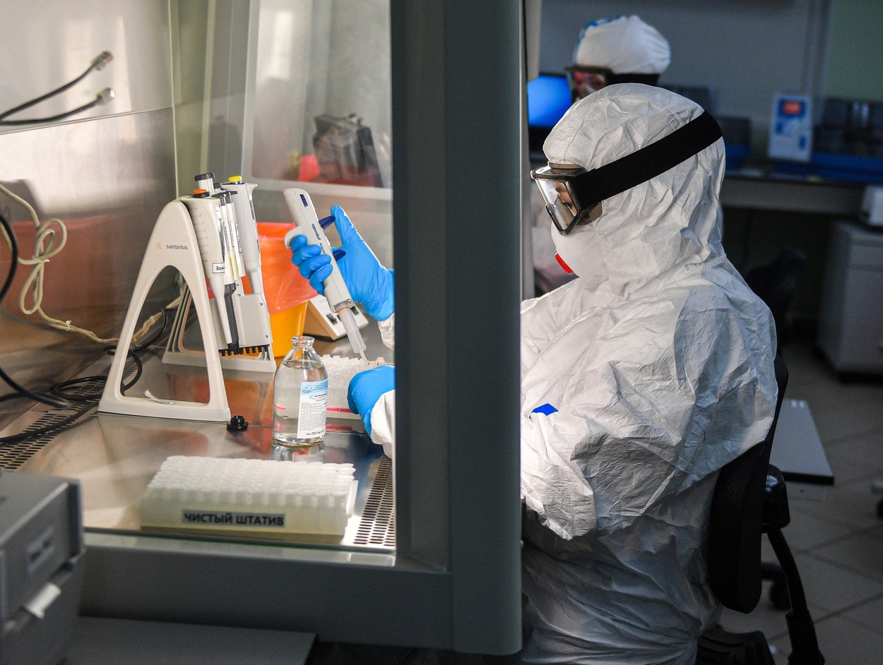 Povestea vaccinului anti-COVID-19. Cum au creat marile companii farmaceutice serul