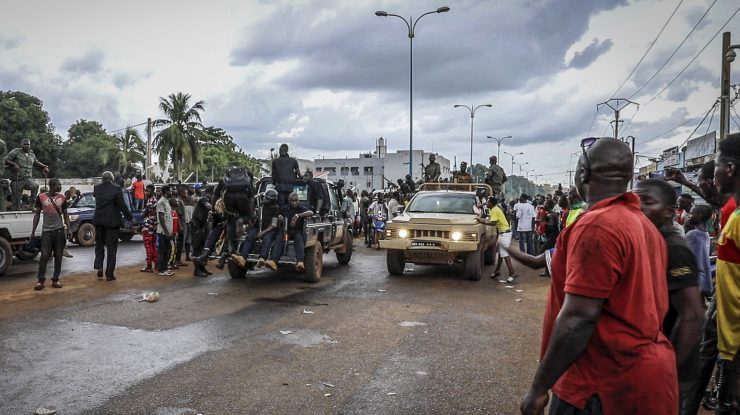 Preşedintele din Mali a fost nevoit să-şi dea demisia după lovitura de stat. Ce se va întâmpla cu militarii români