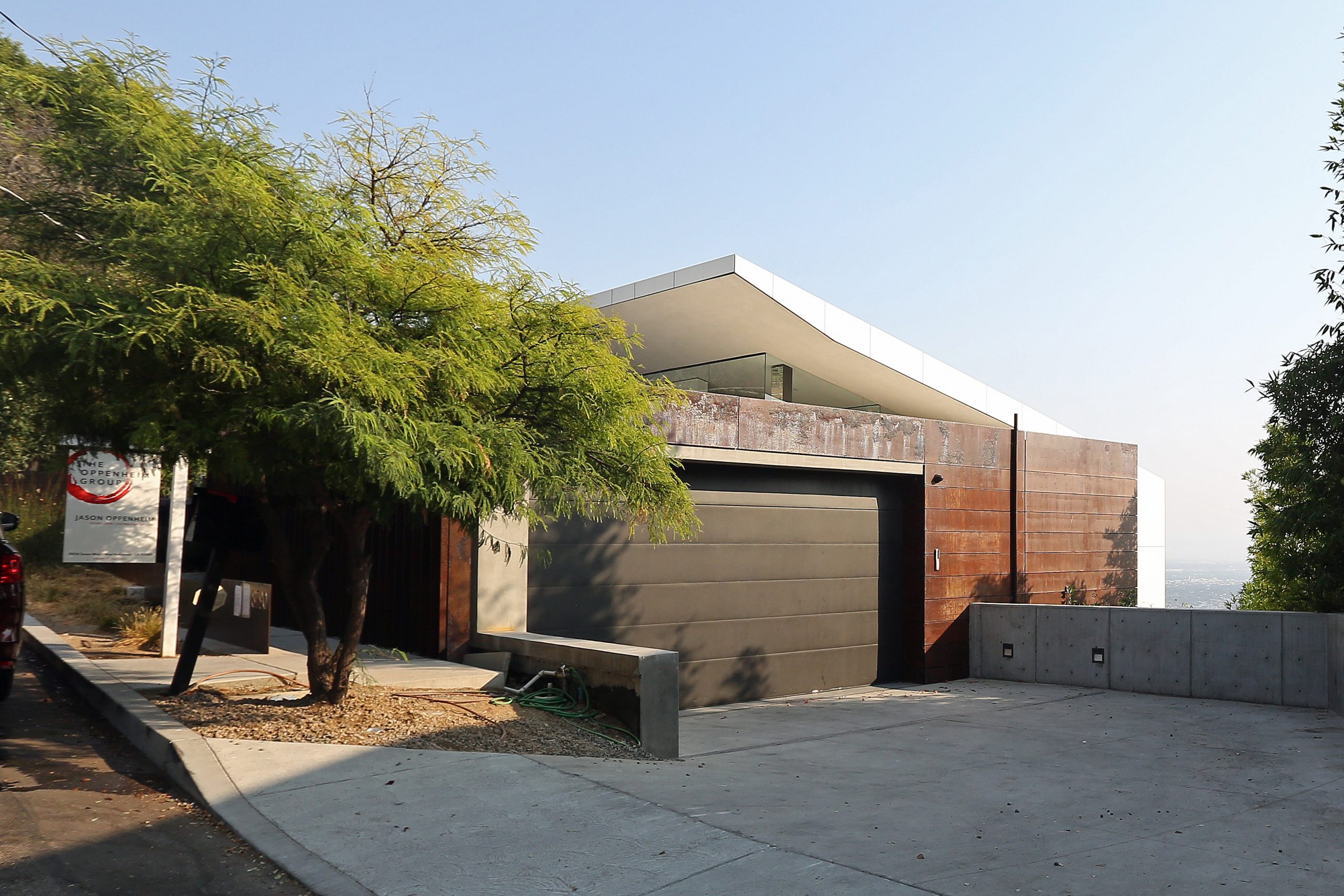 Primarul din Los Angeles a ordonat tăierea curentului la o petrecere ilegală organizată de un TikToker