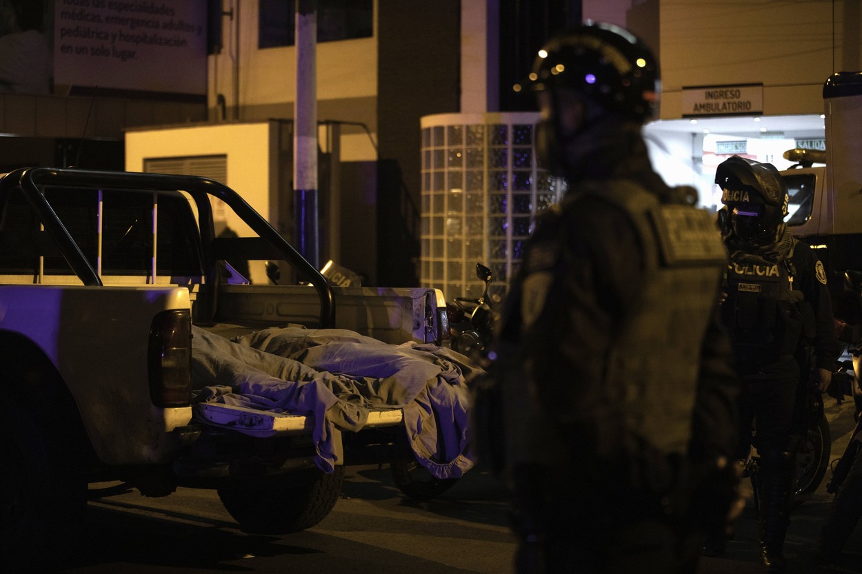 Petrecere cu final tragic. Cel puțin 13 tineri din Lima au murit în timp ce încercau să fugă de polițiști