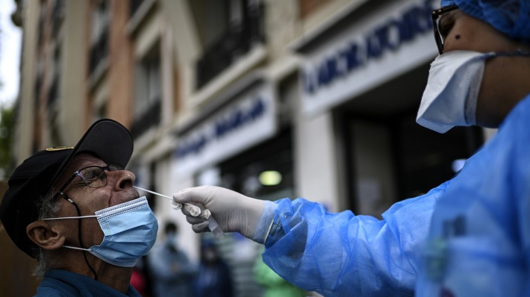 De ce Covidul îi ucide mai mult pe bărbaţi? Iată explicaţii din spatele cifrelor