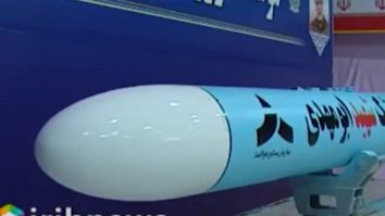 Iranul prezintă două rachete balistice în ciuda cererilor SUA