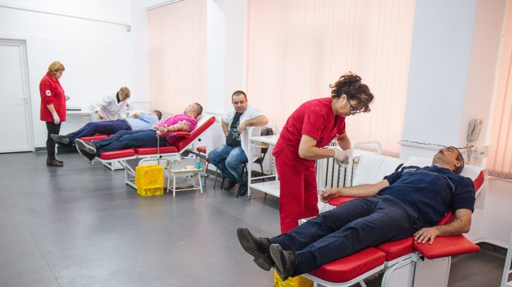 Dacă donezi sânge la Iaşi ai putea primi 500 de lei recompensă