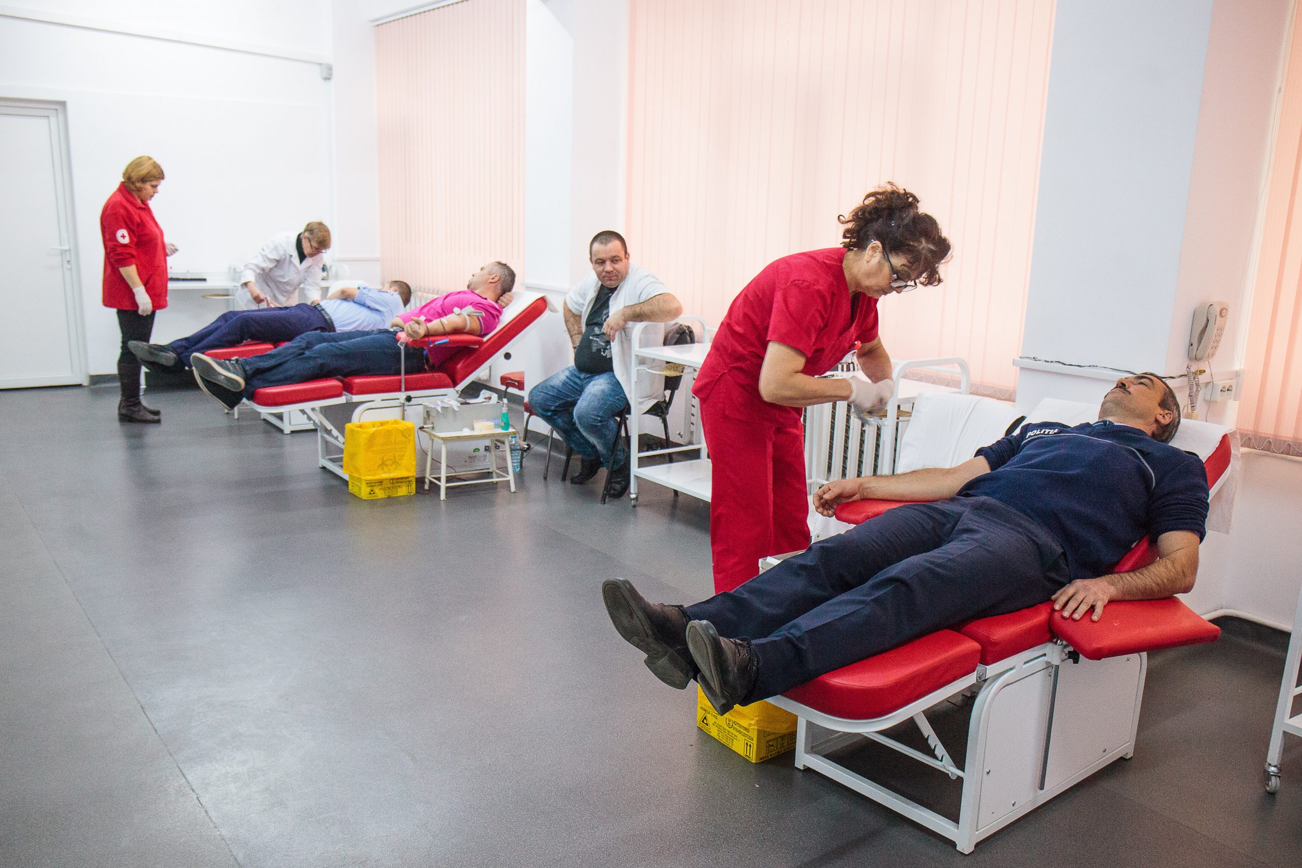 Dacă donezi sânge la Iaşi ai putea primi 500 de lei recompensă