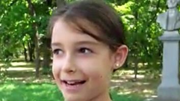 Copilărie pe timp de pandemie. Sara stă tot departe de locul de joacă, însă puţini copii fac ca ea