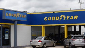 Cu Trump nu le merge ca pe roate. Liderul de la Casa Albă cere votanţilor să nu mai cumpere de la Goodyear