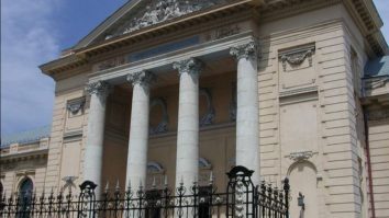 Studenţii de la Medicină cred că nu vor fi medici buni dacă vor învăţa doar online