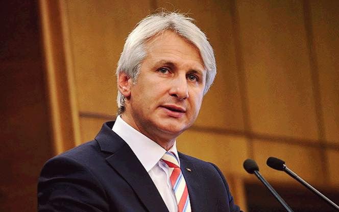 Fostul ministru Teodorovici, gafă de proporții într-un atac la adresa ministrului Novak: „Sinistrul” sportului să câștige el măcăr o medalie