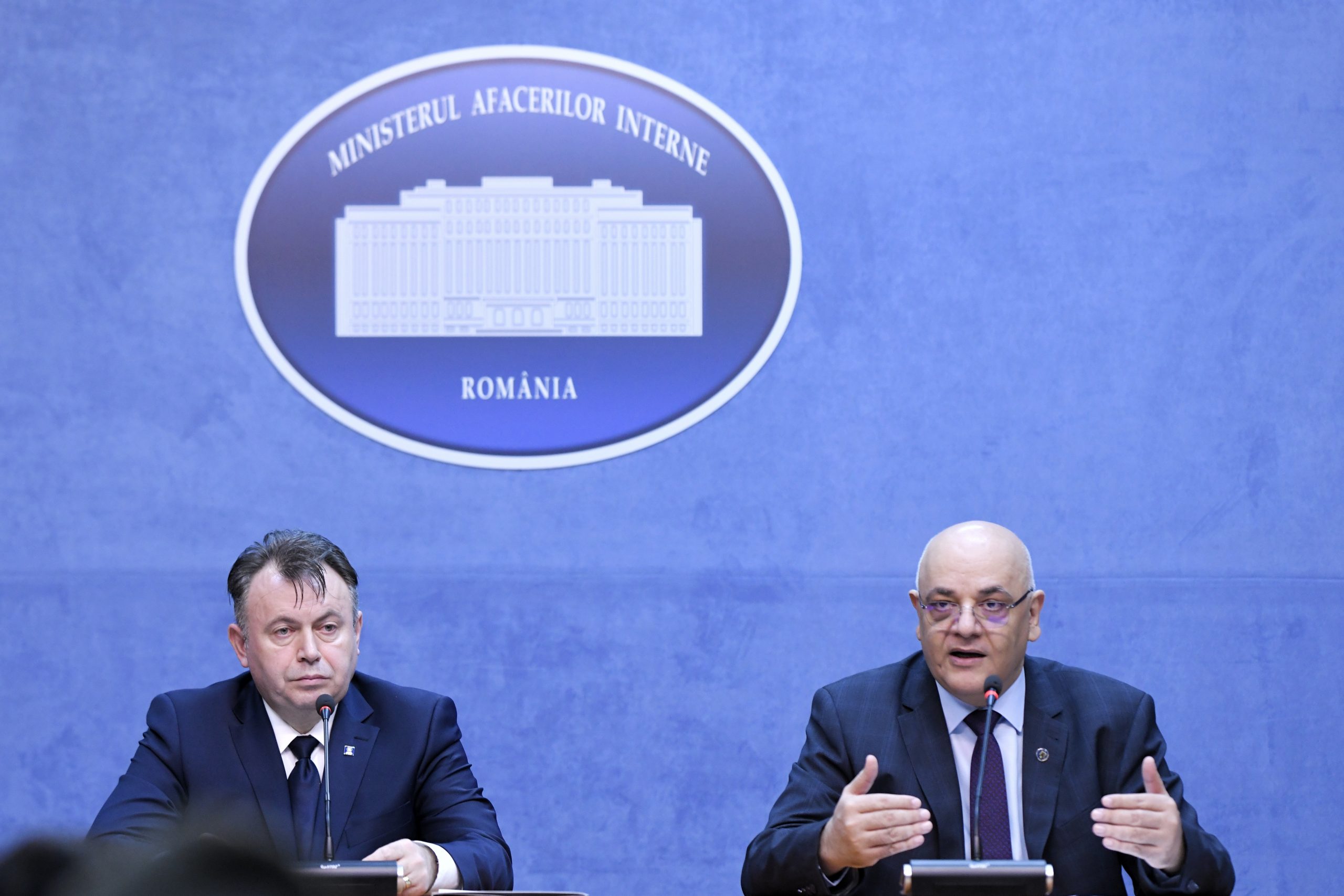 Ce te sfătuiesc Raed Arafat și Nelu Tătaru, în preajma redeschiderii școlilor