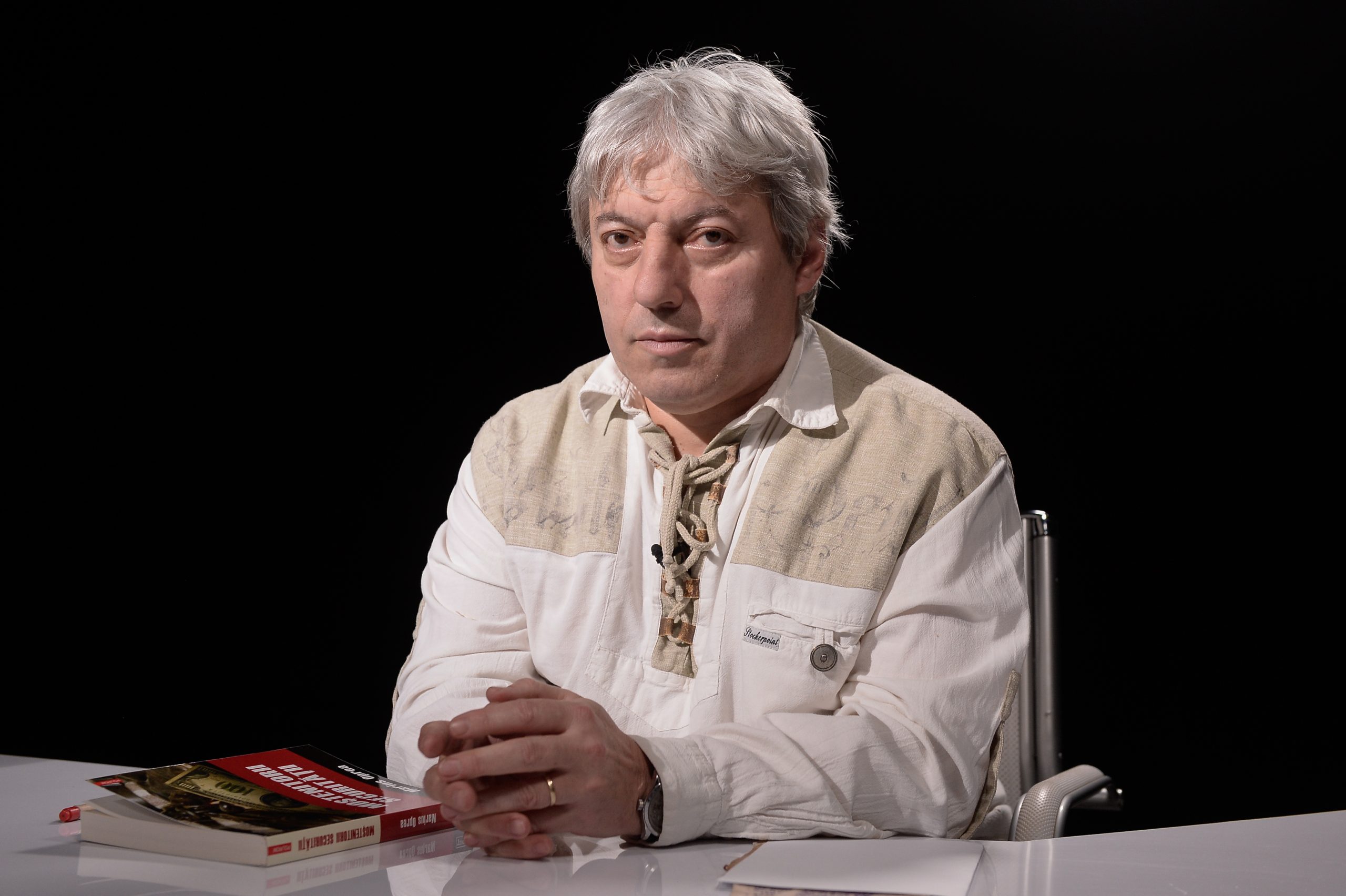 DOSARUL FORMELOR FĂRĂ FOND / Marius Oprea: Isărescu e acuzat de ”colaborare cu Securitatea” din cauza mea