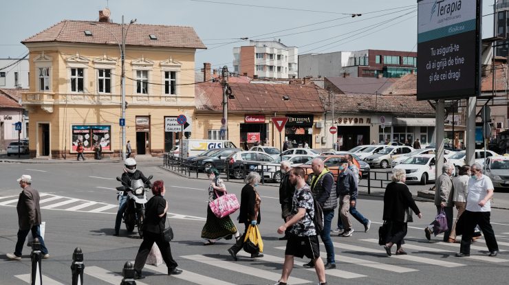 Paradoxul României: avem mai mulți tineri decât vârstnici, dar salariații sunt mai puțini decât pensionarii