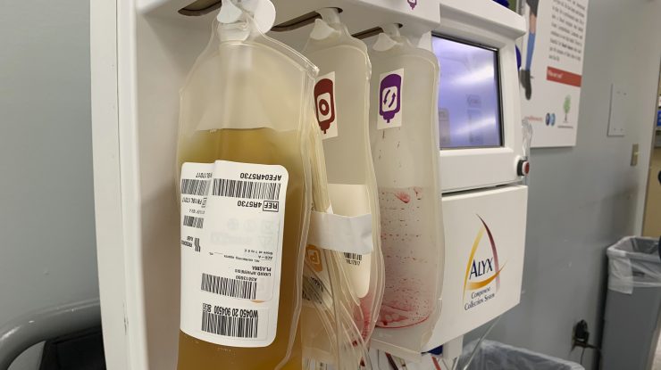 Vindecarea sună ocupat. Când cineva vrea să doneze plasmă, statul nu răspunde