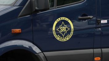 SRI angajează persoane fără studii superioare. Ce limbi străine trebuie să știi pentru a obține un post