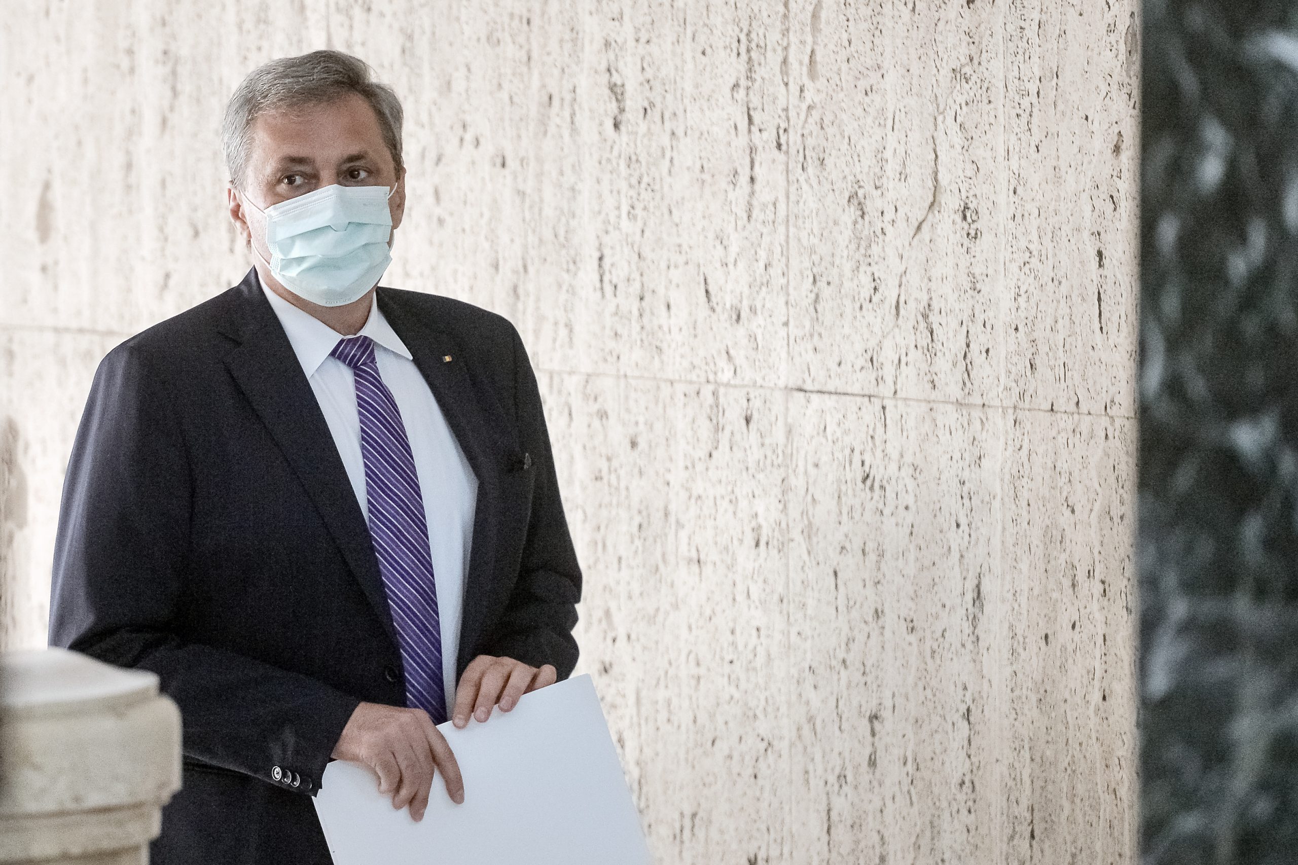 Vela cere ajutorul elevilor pentru Poliția Școlară. Vrea sugestii pentru buna funcționare a structurii