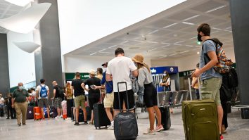 Ai oferte uriașe la zboruri. Călătorești cu doar 5 sau 10 euro