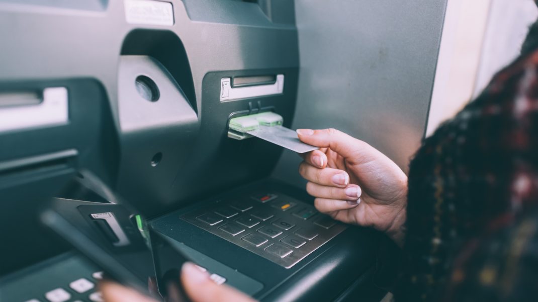Bancomatele aruncate în aer, fenomen în România. Ce sistem de protecție au cele performante