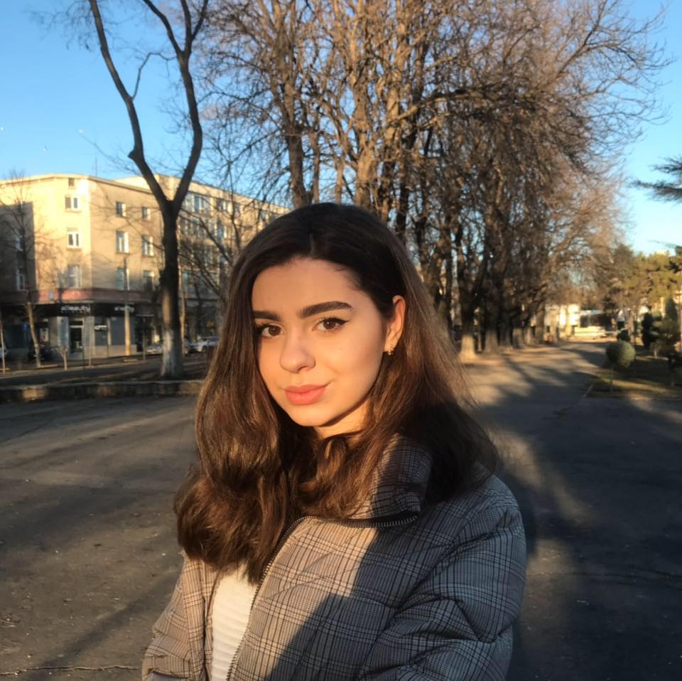 Alegeri locale. Îndemnul unei studente: „Generaţia noastră care ar trebui să voteze”