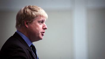 Boris Johnson: „UE vrea să blocheze transportul de alimente”. Tensiunile dintre Londra și Bruxelles cresc