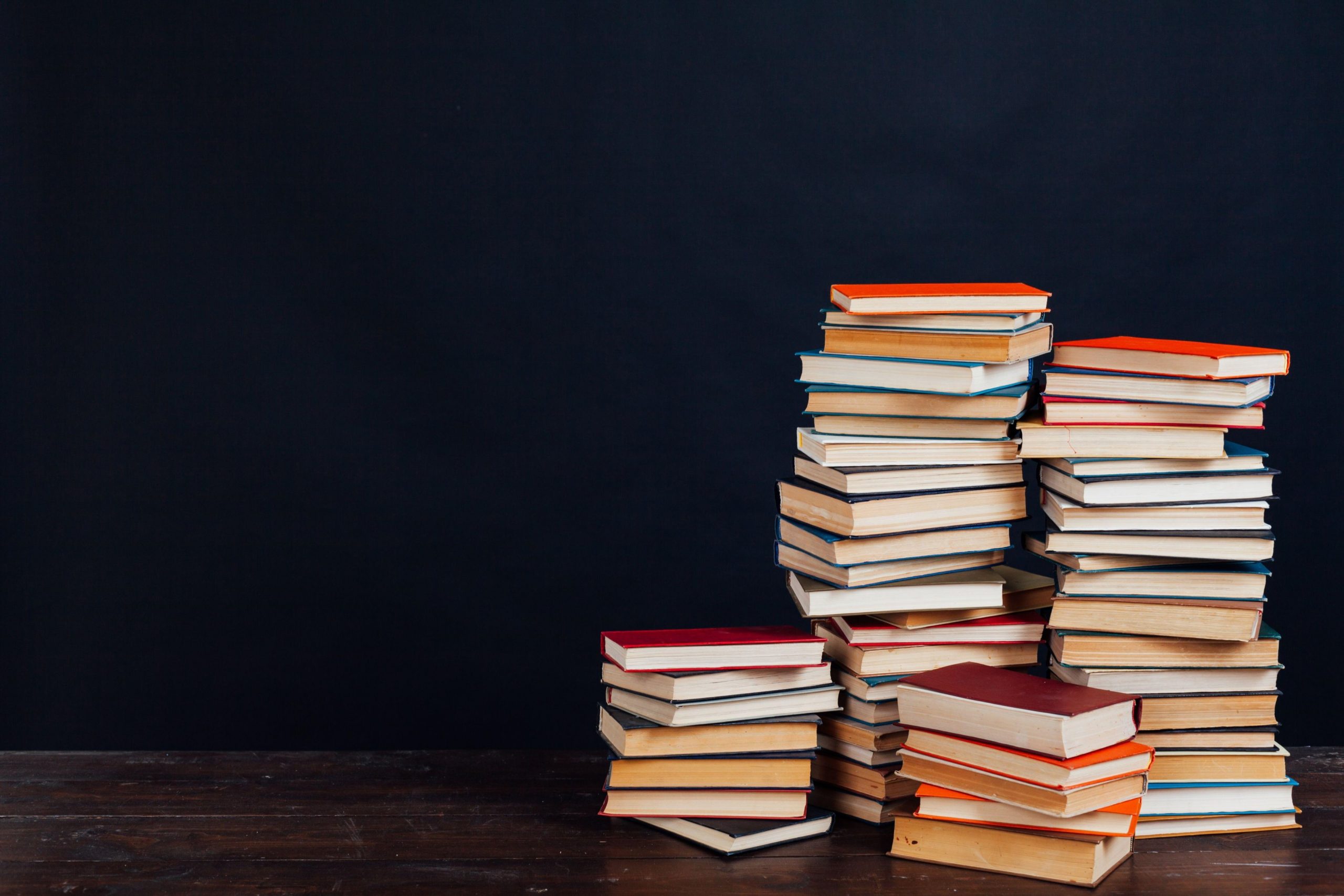 Primarul din Urziceni a interzis o librărie ambulantă pe motiv că are „deja librării în oraș”