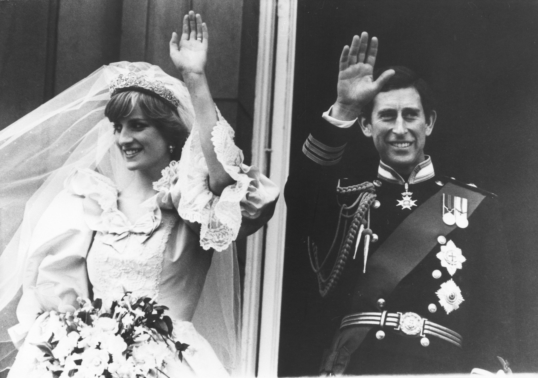 Lipsa de afecțiune a părinților i-a afectat căsnicia Prințului Charles cu Diana