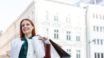 66% dintre femei spun că au simțit lipsa plimbărilor prin magazine în perioada izolării