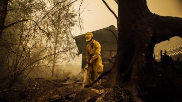 Un băiat de 13 ani, mort din cauza incendiilor din Oregon. Își ținea câinele în brațe