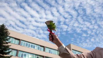 Începutul anului școlar 2020: 29 de școli din București sunt în scenariul roșu