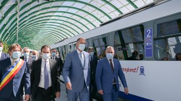 Iohannis inaugurează linia tren Otopeni